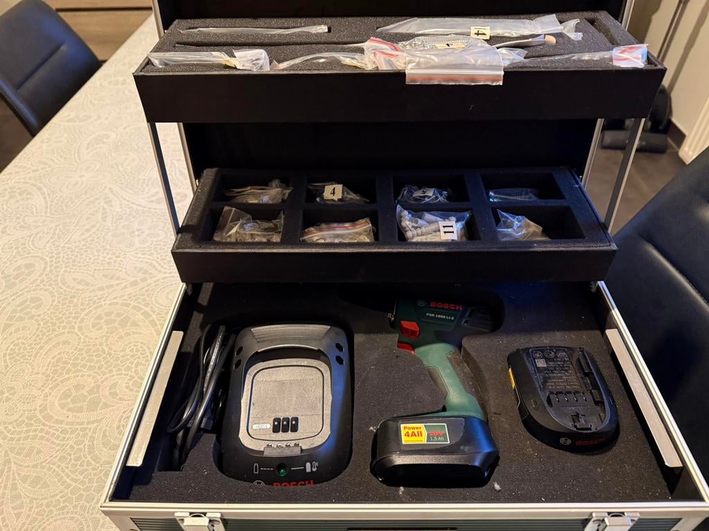 kit Bosch PSR 1800 LI-2 (18V), Bricolage & Construction, Enlèvement, Neuf, Perceuse