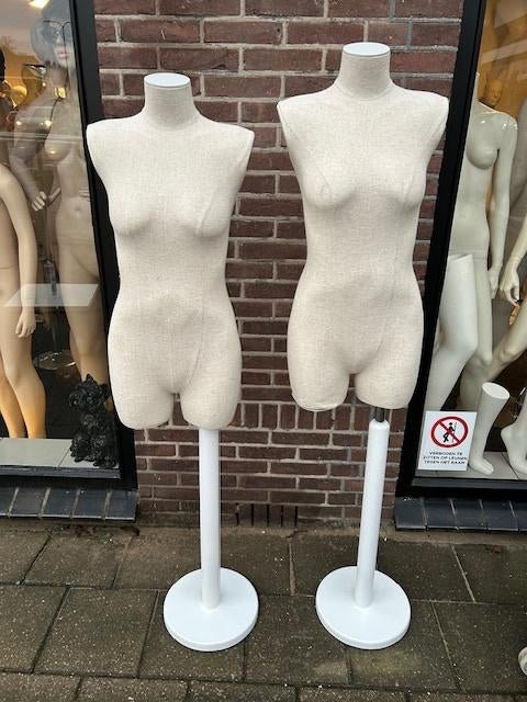 flex linnen paspop met ronde houten standaard / etalagepop, Kleding | Dames, Ophalen of Verzenden