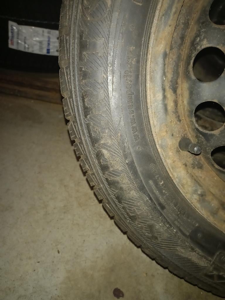 2 pneus 175/65R14 sur jantes Mitsubishi colt, Autos : Pièces & Accessoires, Pneus & Jantes, 14 pouces, Pneus hiver, 175 mm, Véhicule de tourisme