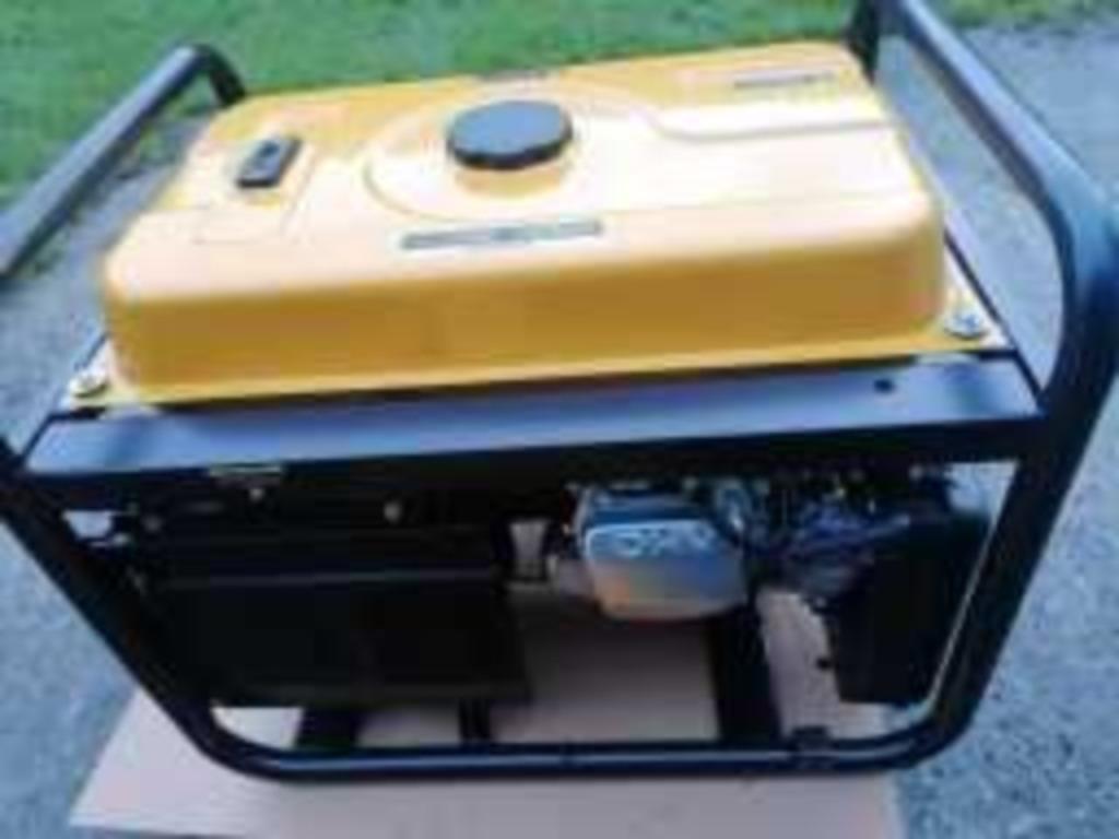 Stroomgenerator, Doe-het-zelf en Bouw, Ophalen, Nieuw, 5 tot 10 kVA, Benzine