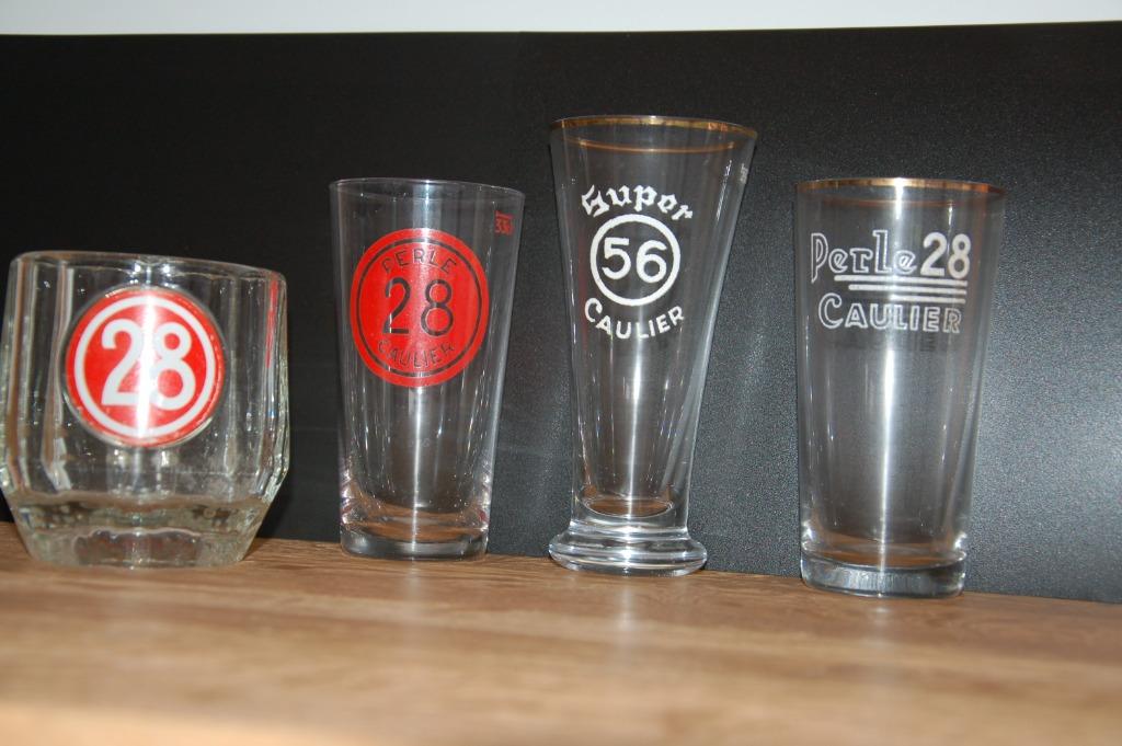 Glazen Perle Caulier Brussel - Emaille, Ophalen of Verzenden, Gebruikt, Glas of Glazen, Overige merken