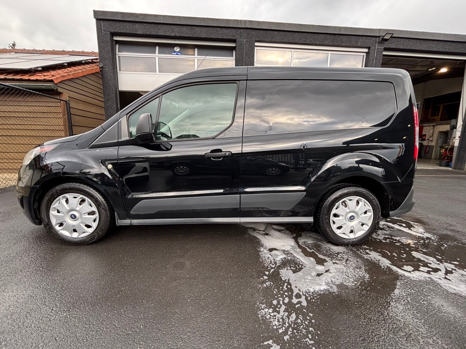 Ford transit connect voor export, Zwart, Particulier, Ford, Handgeschakeld