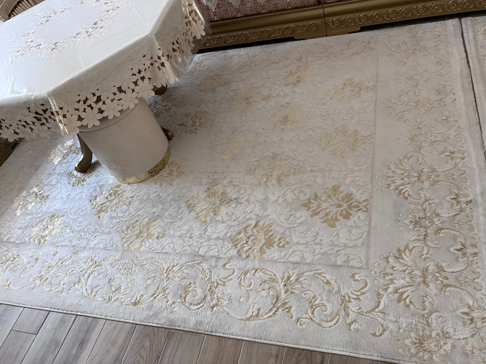 Tapis blanc cassé et doré, Maison & Meubles, Ameublement | Revêtements de sol, Enlèvement, Comme neuf, Blanc, Tapis