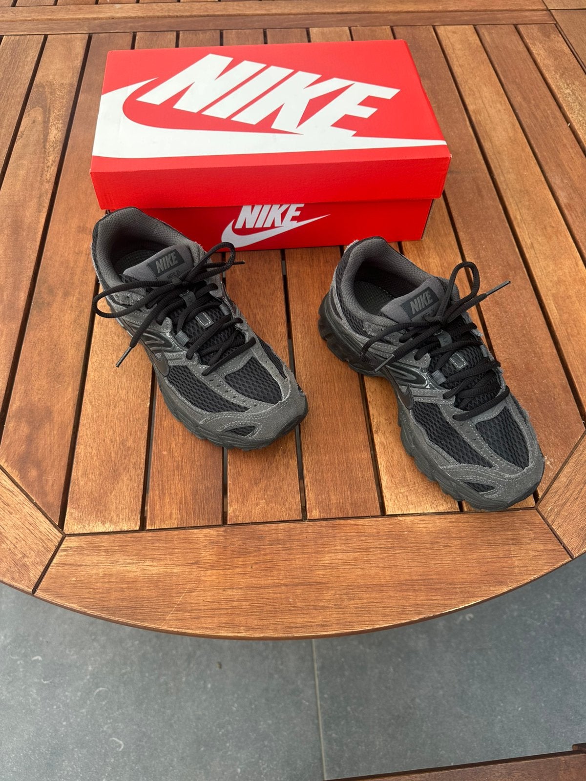 Nike Air Max Moto 2k Sue Noir mat pointure 38, Enlèvement, Comme neuf, Chaussures