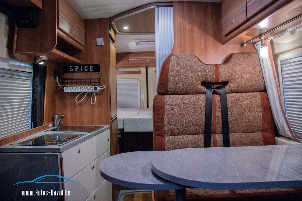 Camping-car Globecar Campscout Pössl 2 Lits, Siège standard, Marchepied électrique, Boîte manuelle, Pössl