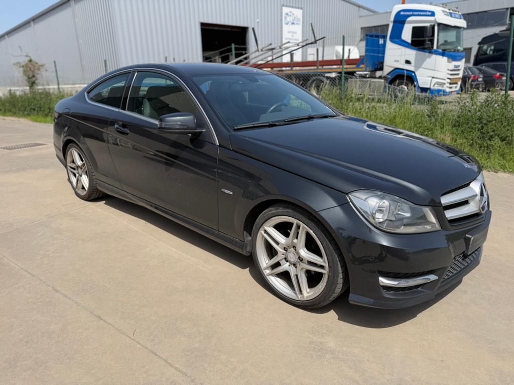 Mercedes-Benz c220 Coupe, Auto's, Mercedes-Benz, 4 zetels, Zwart, 4 cilinders, Bedrijf