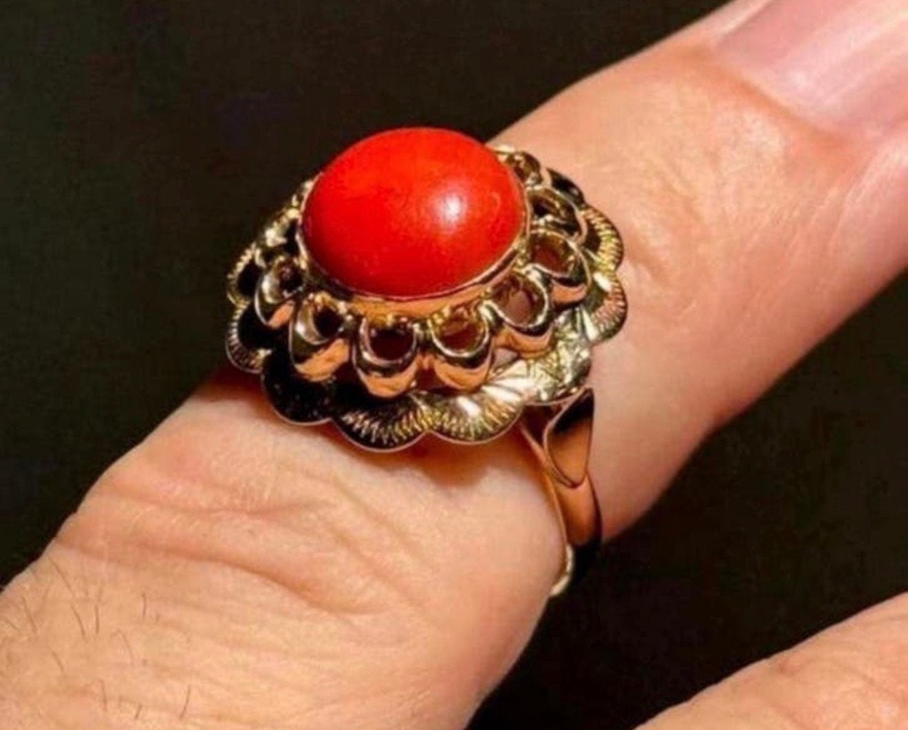 Prachtige vintage 14 karaat gouden ring met bloedkoraal!, Geel, Ophalen of Verzenden, Kleiner dan 17, Dame