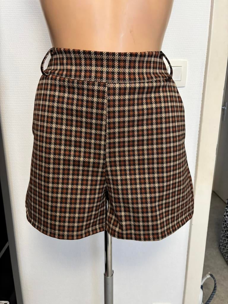 Nieuwe geruite shorts, Kleding | Dames, Broeken en Pantalons, Ophalen of Verzenden, Nieuw, Kort