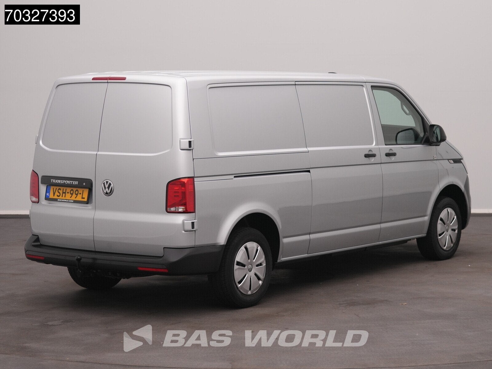 Volkswagen Transporter 110pk L2H1 Trekhaak CarPlay Airco Cru, Stof, Gebruikt, 4 cilinders, Volkswagen