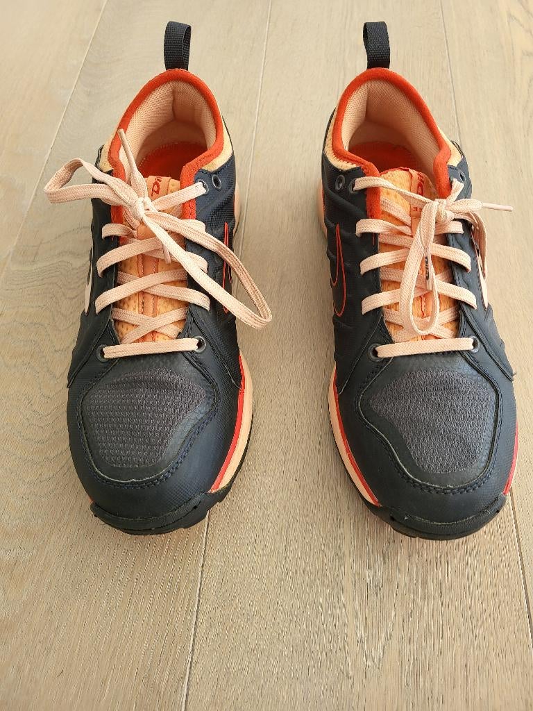 Hockeyschoen., Sport en Fitness, Hockey, Ophalen, Zo goed als nieuw, Schoenen