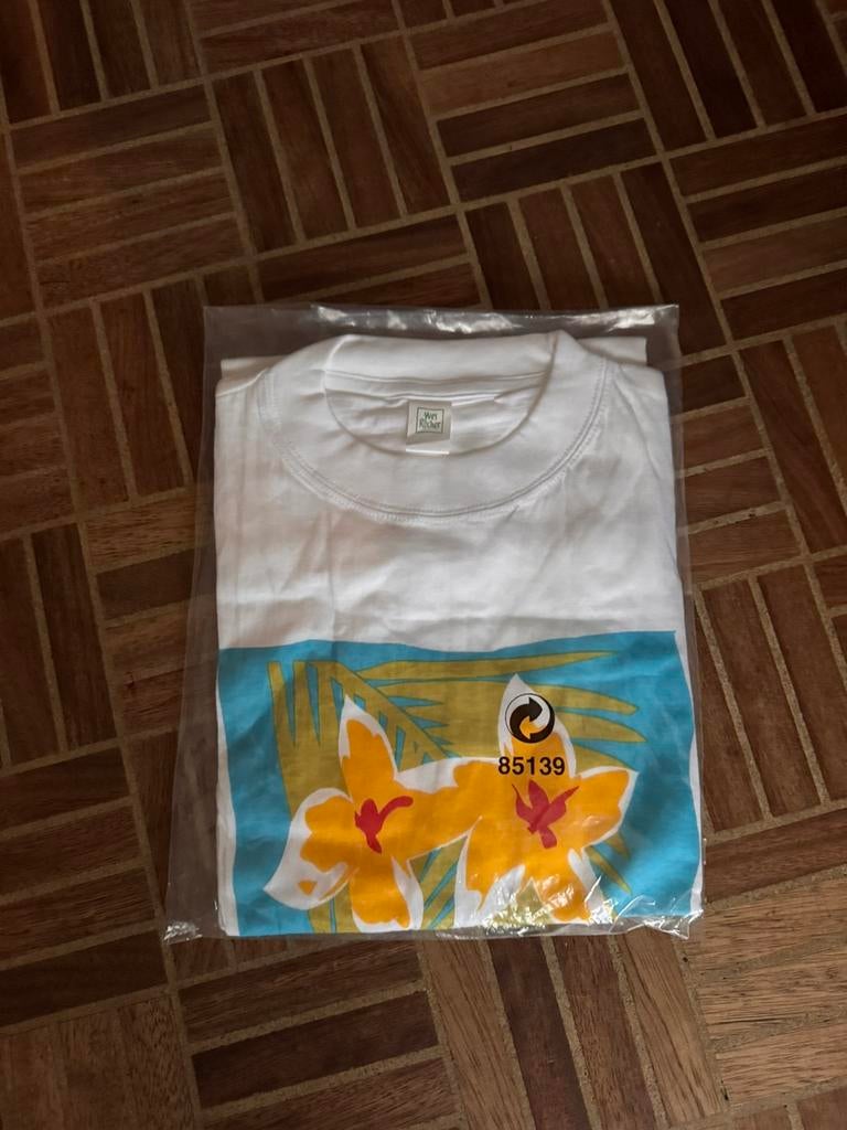 Tee-shirt à fleurs Yves Rocher, Enlèvement, Neuf, Taille 42/44 (L), Manches courtes
