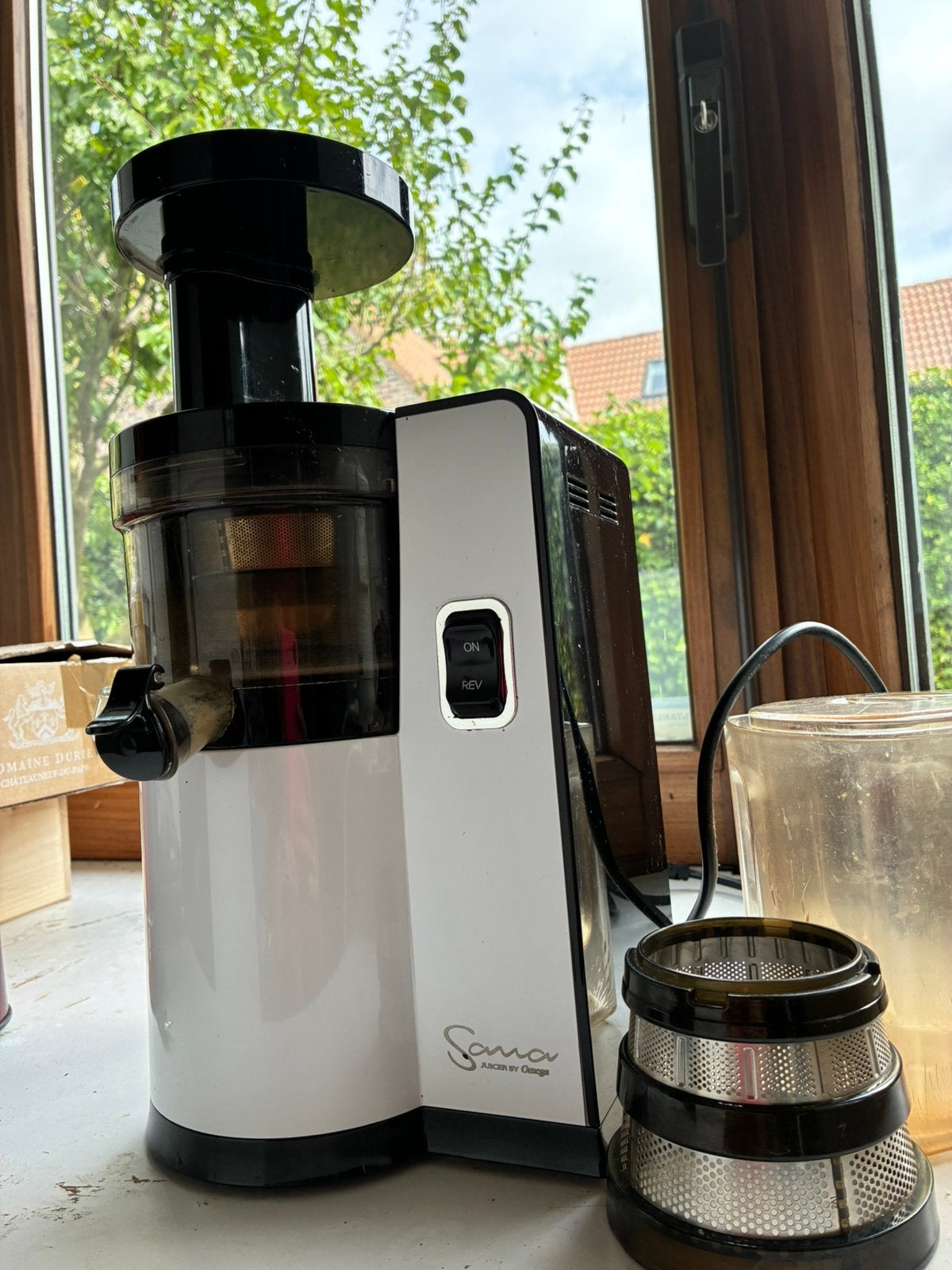sana juicer by omega euj 808W, Enlèvement, Utilisé