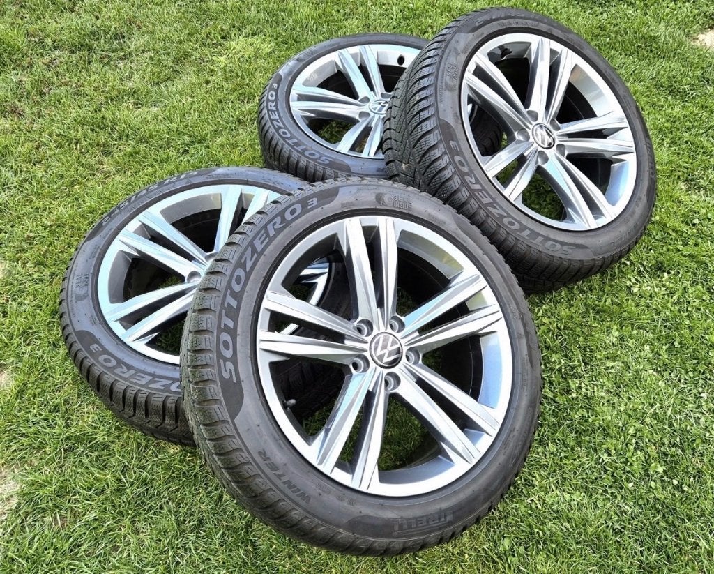 Jantes Volkswagen Tiguan 19 pouces original + pneus pirelli, Autos : Pièces & Accessoires, Pneus et Jantes, Utilisé, Véhicule tout-terrain