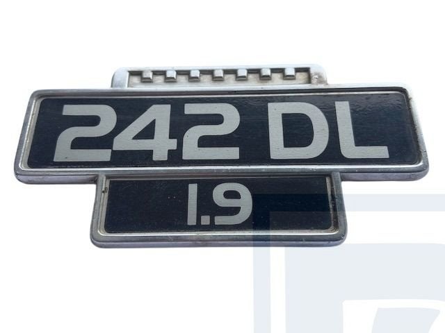 Volvo 242 DL 1.9 Emblem Used Product Volvo onderdeelnr Emble, Enlèvement ou Envoi, Neuf