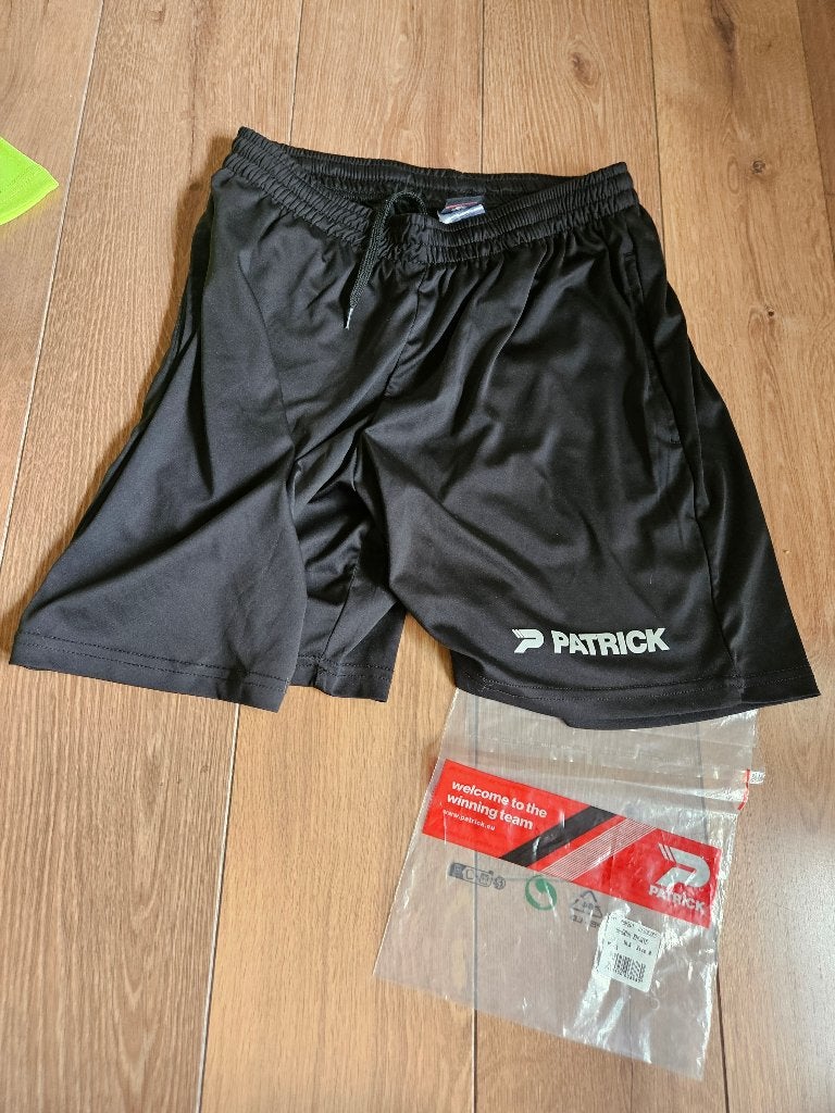 Scheidsrechter broekje zwart - Patrick, Sports & Fitness, Football, Taille M, Enlèvement, Comme neuf, Pantalon