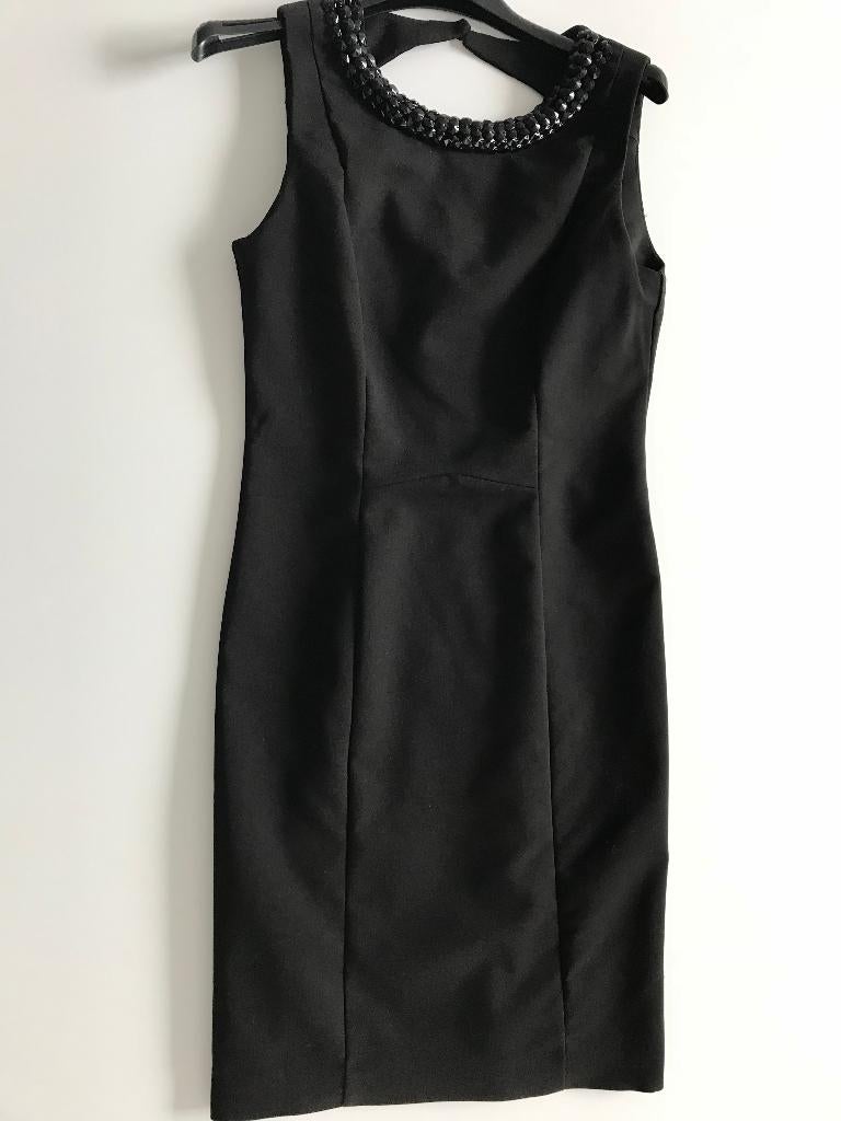 Tapis noir avec pierres avec un joli dos ouvert taille 36, H&M, Enlèvement ou Envoi, Comme neuf, Noir