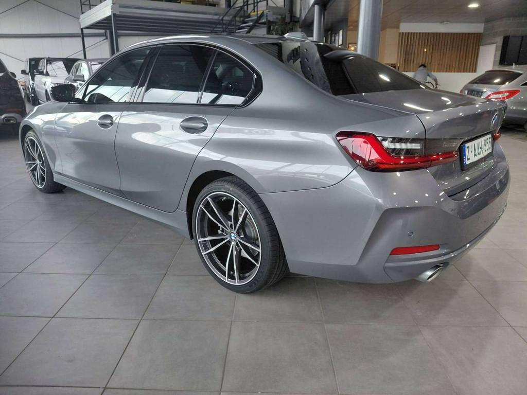 BMW 3 Serie 318 318i A FACE LIFT. WIDE SCREEN. 19INCH, Cuir, Argent ou Gris, Achat, 4 portes