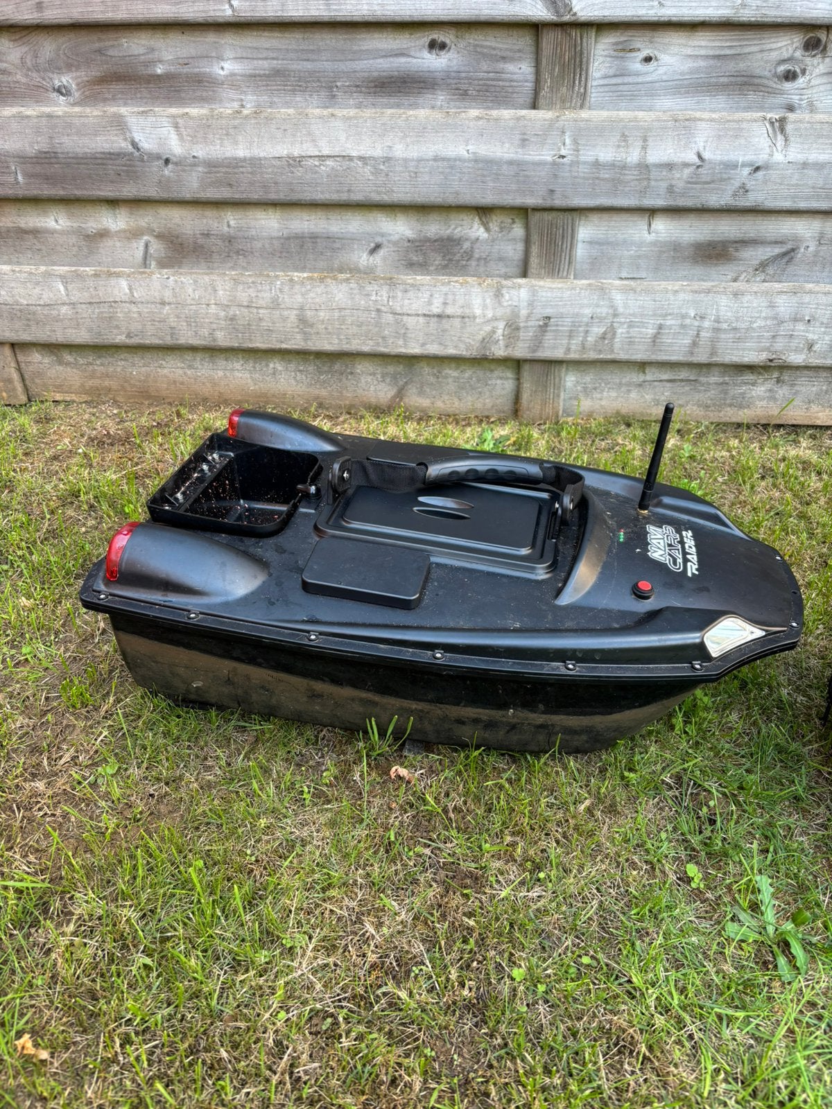 Navicarp raider voerboot, Watersport en Boten, Ophalen, Gebruikt