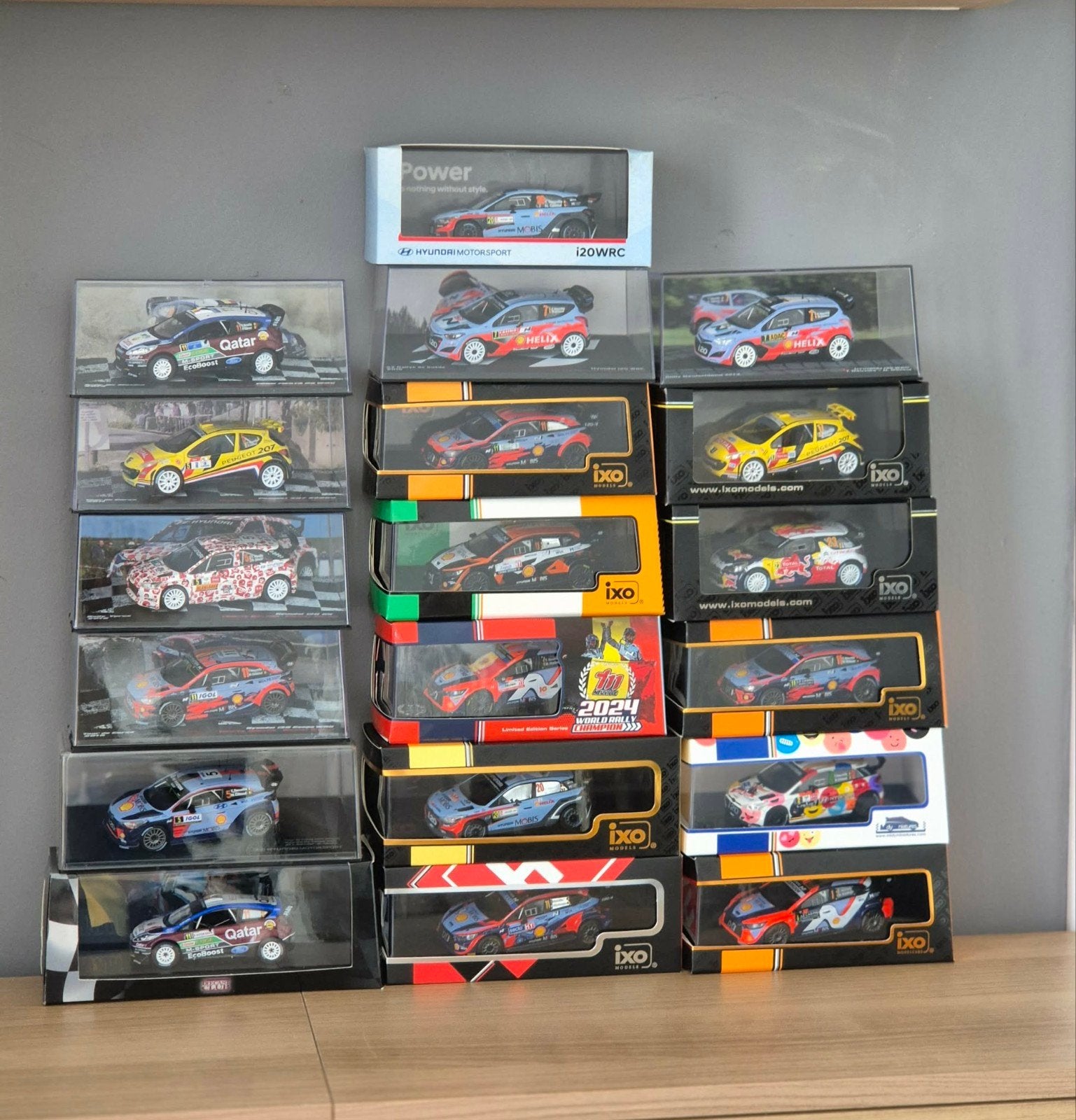 Lot 19 voitures wrc rallye 1/43 Thierry neuville 2010A2025, Enlèvement