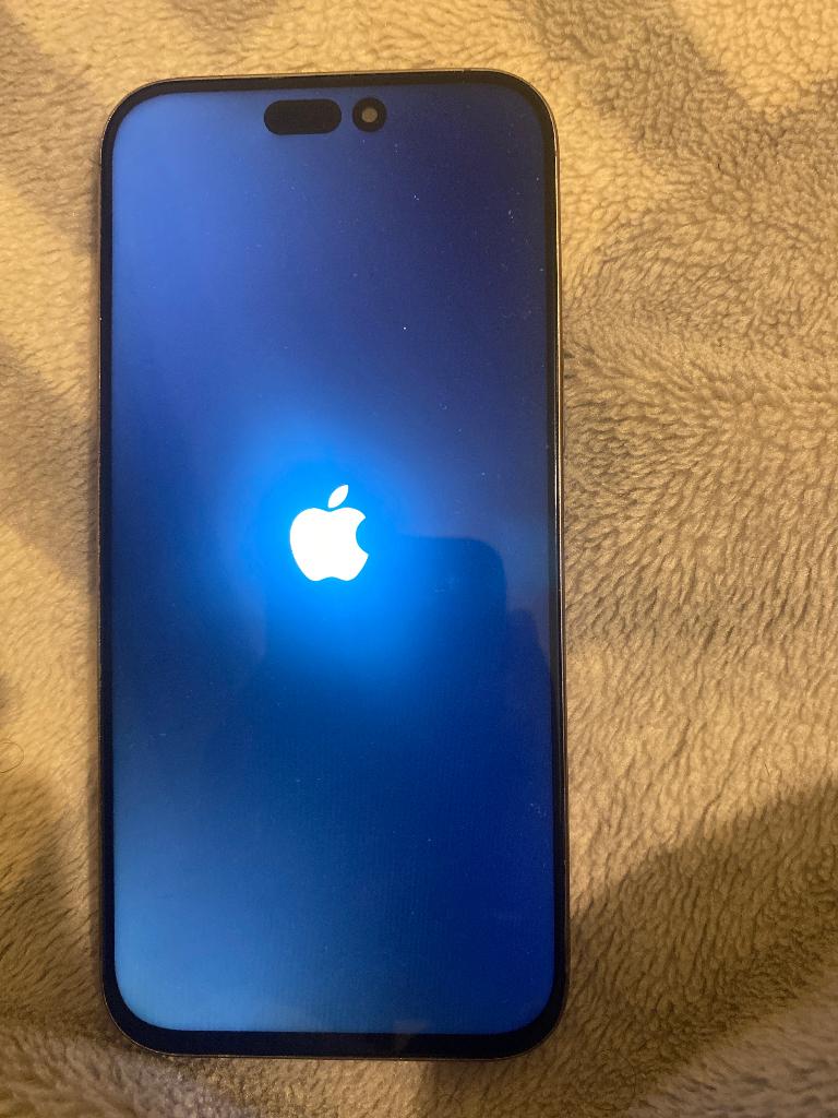 iPhone 15 pro à vendre, 128 GB, IPhone 15, Verzenden, Zo goed als nieuw