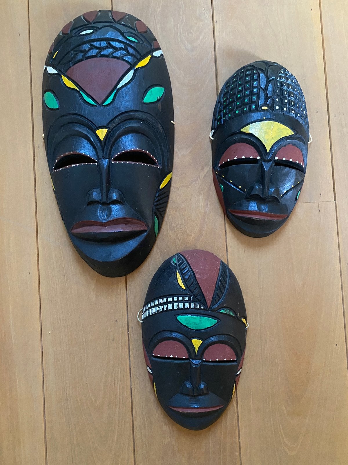 3 maskers van madagascar, Ophalen
