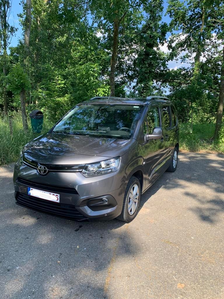 Toyata Proace city personenwagen zeer weinig km, Auto's, Toyota, Lichtsensor, 95 kW, 5 zetels, 5 deurs