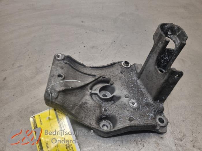 Support pompe clim d'un Peugeot Partner, -, 3 mois de garantie, Utilisé, -