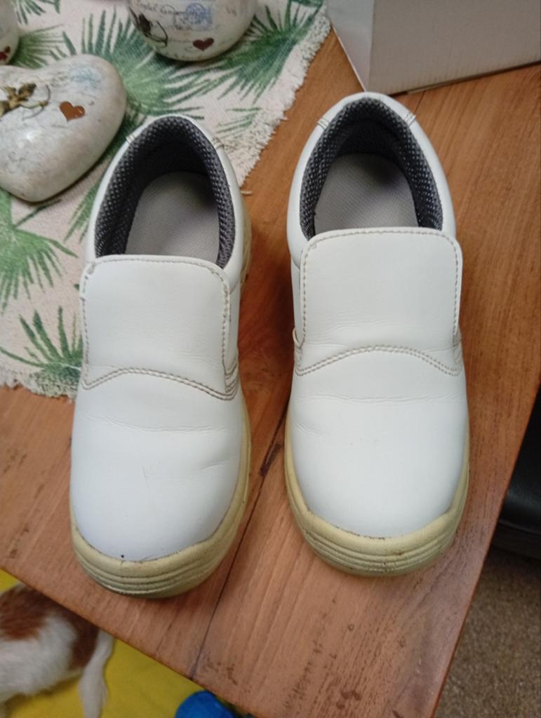 Werkschoenen voedingsector  mt 37, Ophalen