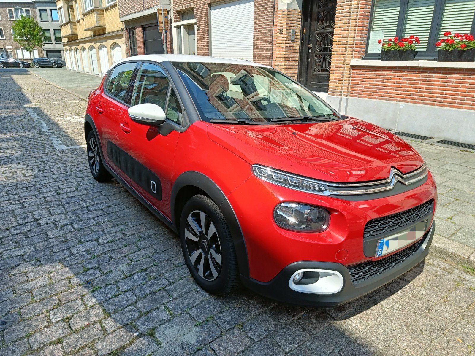 Citroën C3 uit 2018. 1.2 PureTech Benzine. 102 000 km, Auto's, Citroën, Voorwielaandrijving, Parkeersensor, Stof, Euro 6