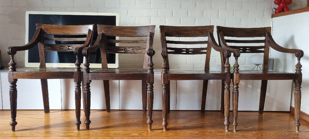 Set van 4 klassieke koloniale armstoelen aan 450€., Koloniaal, Brun, Enlèvement, Utilisé