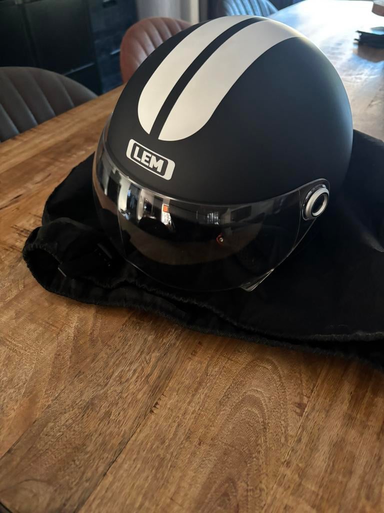 Bijna nieuwe scooterhelm maat S van LEM, Vélos & Vélomoteurs, Enlèvement, Comme neuf