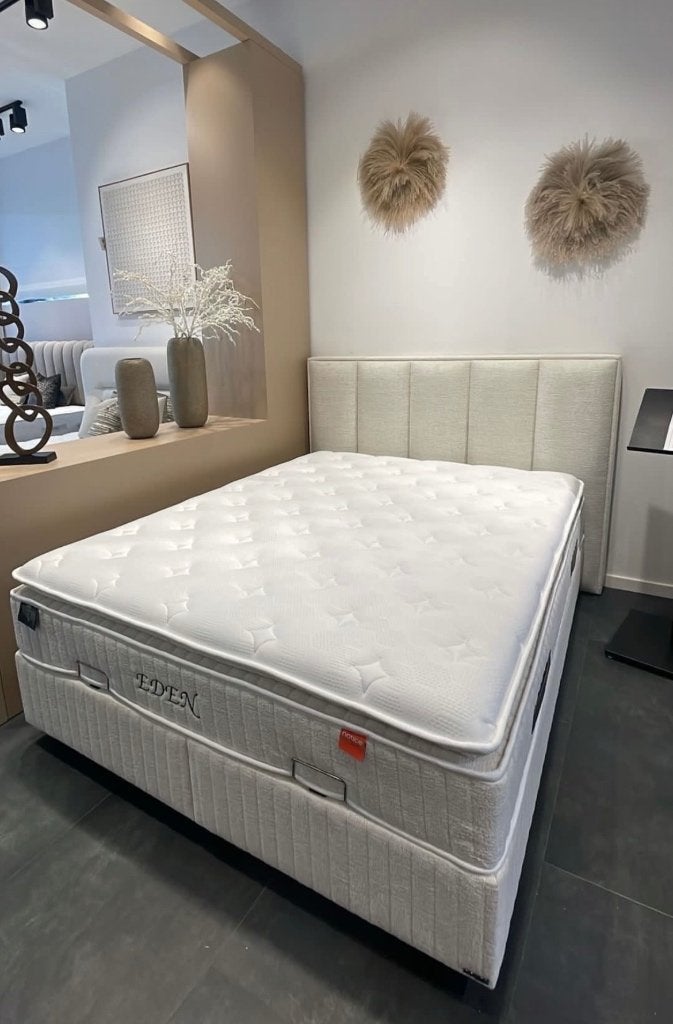 Boxspring, Huis en Inrichting, Slaapkamer | Boxsprings, Ophalen, Beige, Tweepersoons, Zo goed als nieuw