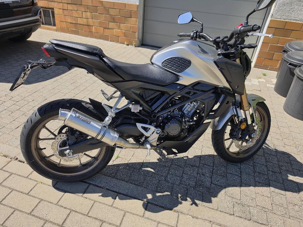CB125R 2024, Occasion, 125 cc, 11 kW of minder, Sportuitlaat