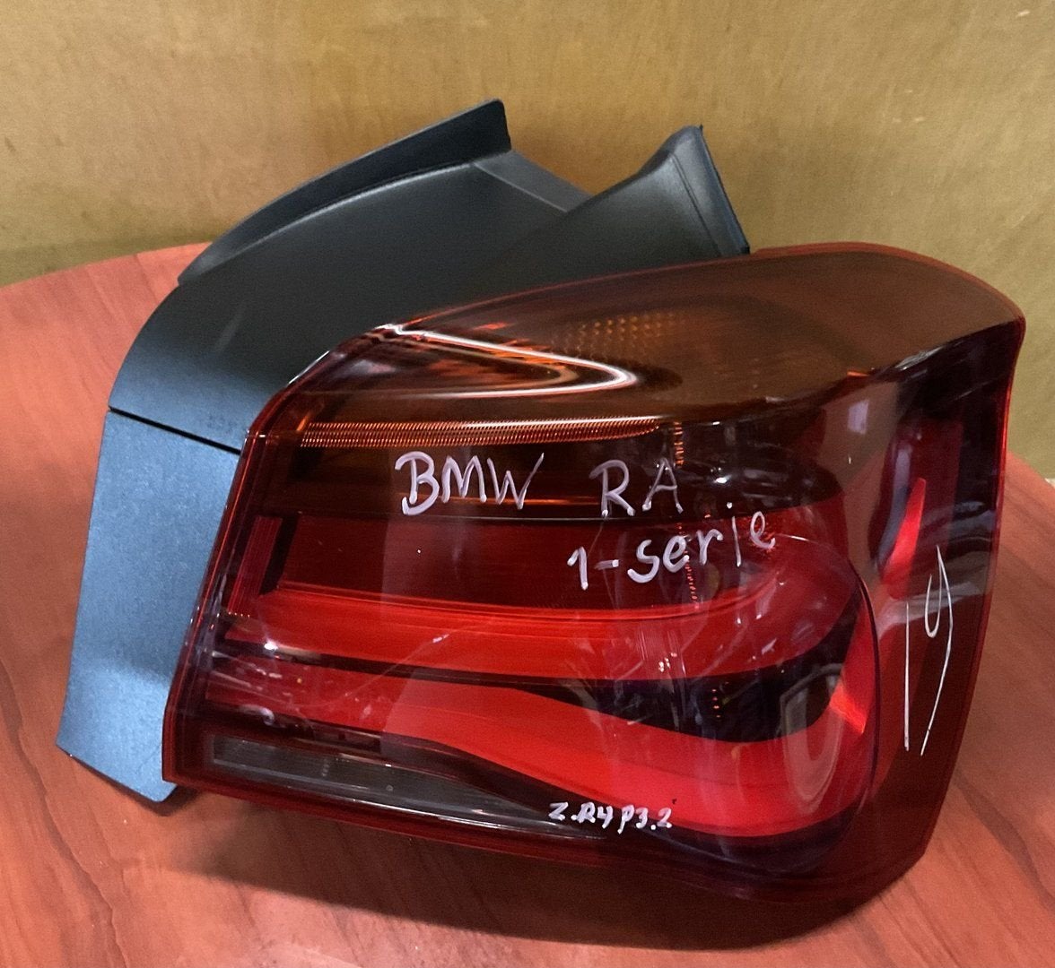 BMW 1-serie 2019 ( F20) achterlicht buitenzijde RECHTS origi, Auto-onderdelen, Gebruikt, -, -, Ophalen of Verzenden