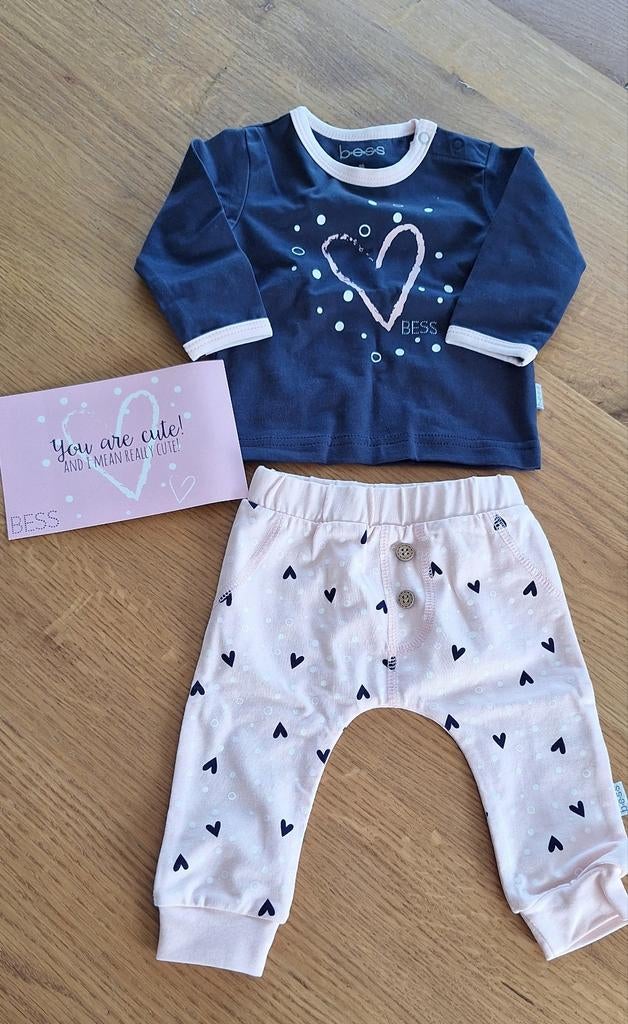 Babyset blauw/roze patroon hartjes maat 56, felicitatiekaart, Enfants & Bébés, Vêtements de bébé | Taille 50, Neuf, Ensemble, Enlèvement