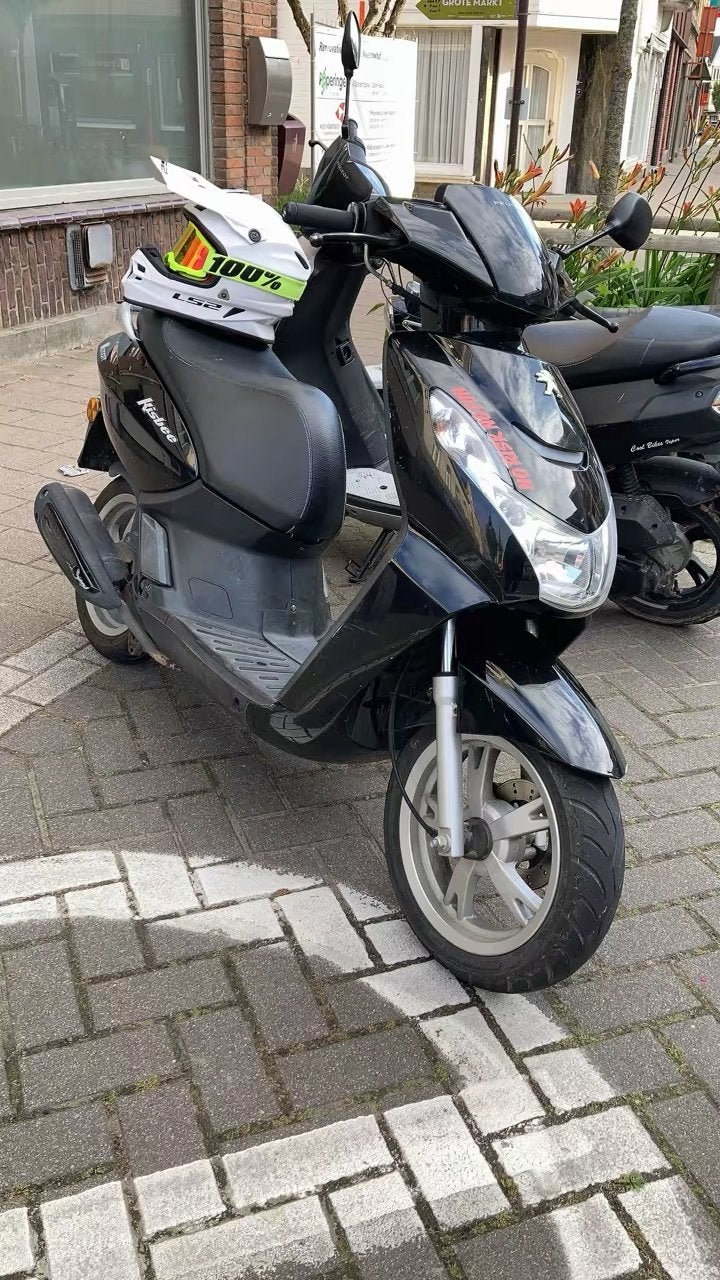 Peugeot kisbee 4t, Vélos & Vélomoteurs, Scooters | Peugeot, Enlèvement ou Envoi, Comme neuf