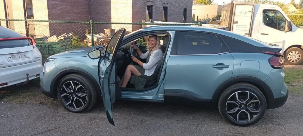 Citroën ë C4 bj 2022, km 18000 azuurblauwe carrosserie., Auto's, Particulier, Te koop