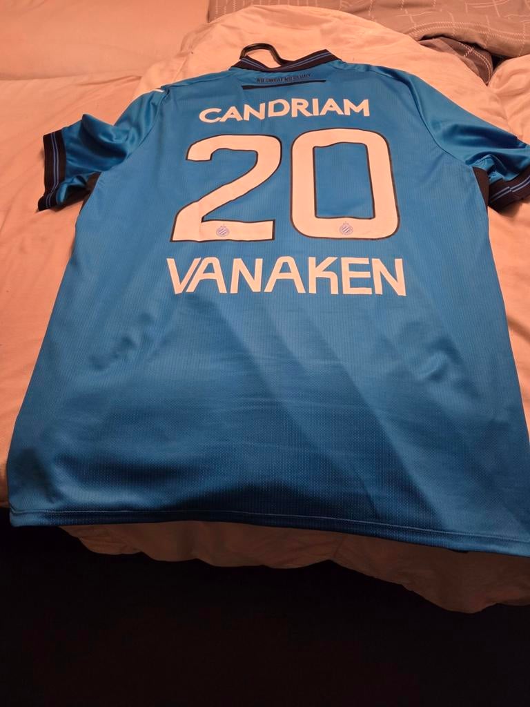 Clubbrugge truitje vanaken xl3, Enlèvement