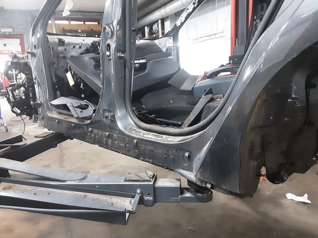 SEUIL DE PORTE GAUCHE Ford Focus 4 (01-2018/12-2025), Henry-Ford-Straße  1
50735  Köln, DE, Ford-Werke GmbH, Kunden@ford.com, Ford