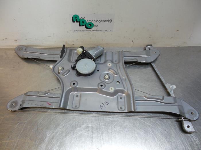Ruitmechaniek 4Deurs rechts-voor van een Mitsubishi Grandis, Gebruikt, -, -, Ophalen of Verzenden