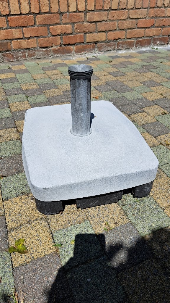 parasolvoet 25 kg      50x 40cm   50mm  buis       allerlei, Enlèvement, Base de parasol