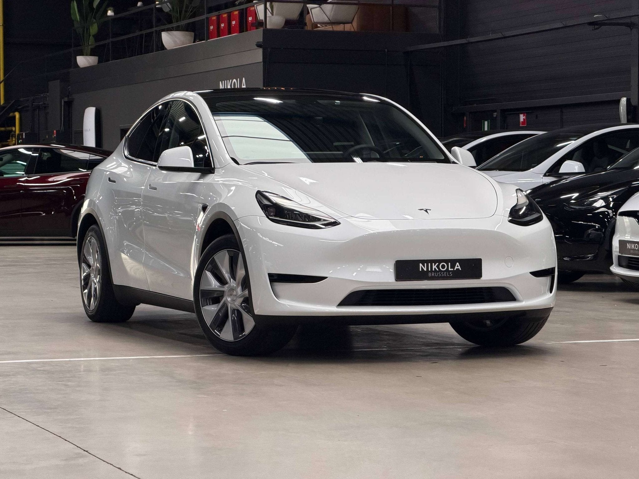 Tesla Model Y REAR WHEEL DRIVE - LOW MILEAGE - AP ACTIVE, Auto's, Achterwielaandrijving, Gebruikt, Zwart, Wit