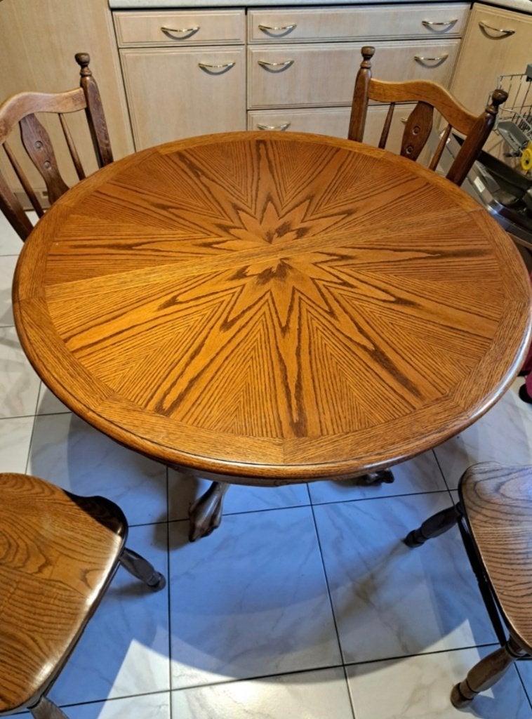 Massieve tafel en 4 stoelen, kan worden uitgeschoven, Ophalen, Gebruikt, Rond, Eikenhout