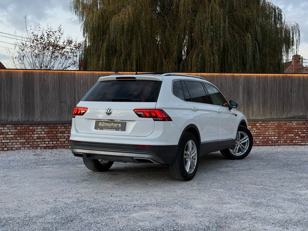 volkswagen tiguan 2.0tdi 4motion/pano/led/carplay/trekhaak, Auto's, Automaat, Stof, 4 cilinders, Bedrijf