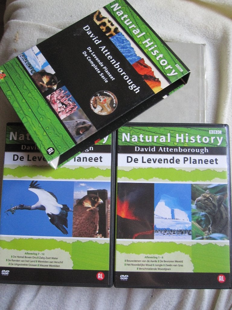 Histoire naturelle - La planète vivante (4 disques) David At, CD & DVD, Comprend un boîtier, Enlèvement ou Envoi, Anglais, Tous les âges