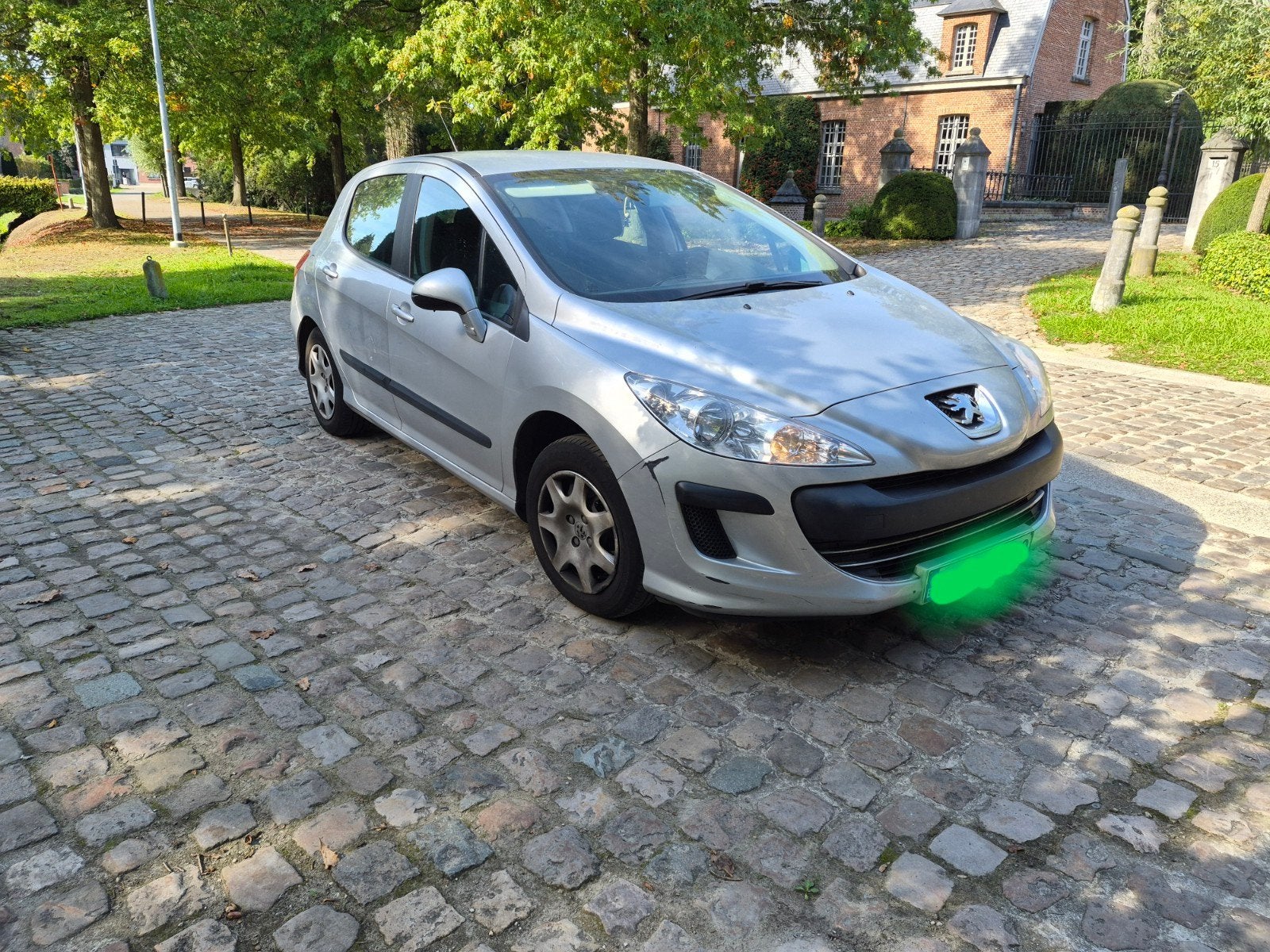PEUGEOT 308 1.6 ESSENCE KM 89000, Argent ou Gris, Boîte manuelle, Noir, 5 portes