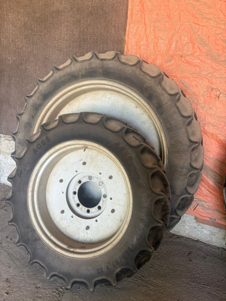 set smalle tractor banden, Ophalen