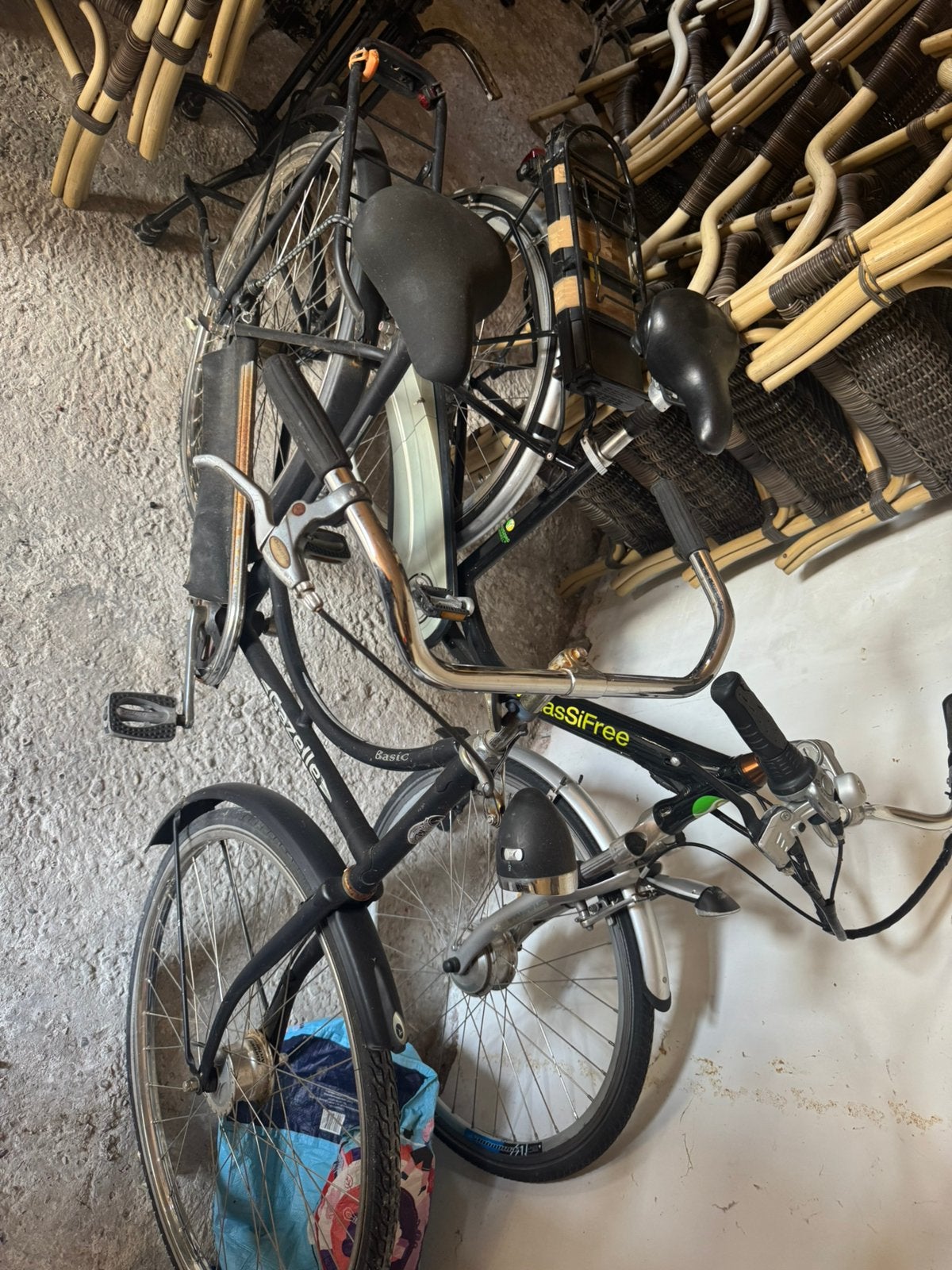 1 elektrische fiets (batterij deffect) & andere gewoon fiets, Fietsen en Brommers, Ophalen of Verzenden, Zo goed als nieuw