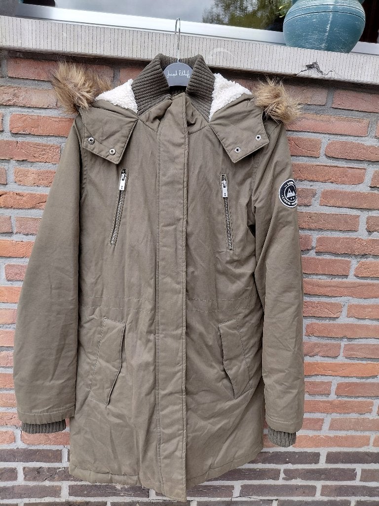 Prachtige Olijfgroene Winterparka maat XS, SORA, Kleding | Dames, Jassen | Winter, Sora, Ophalen of Verzenden, Maat 34 (XS) of kleiner