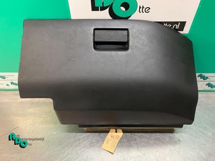 Boîte à gants d'un BMW 5-Serie (5-Serie 81-), -, 3 mois de garantie, Utilisé, -